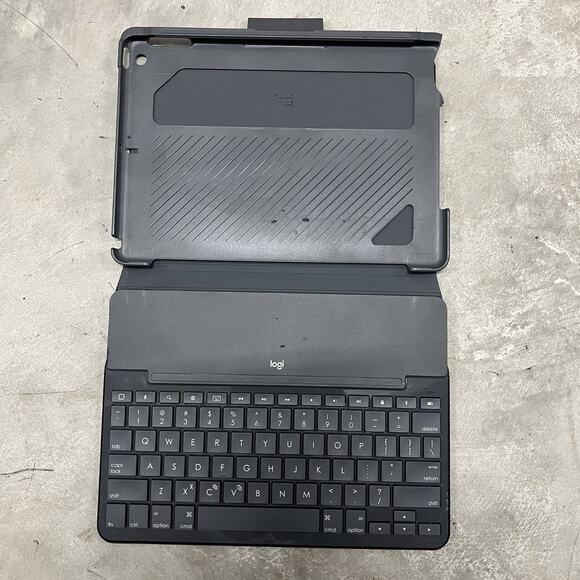 Logitech Slim Folio Keyboard Case for Apple iPad 5th/6th Gen. - Black - Picture 2 of 6